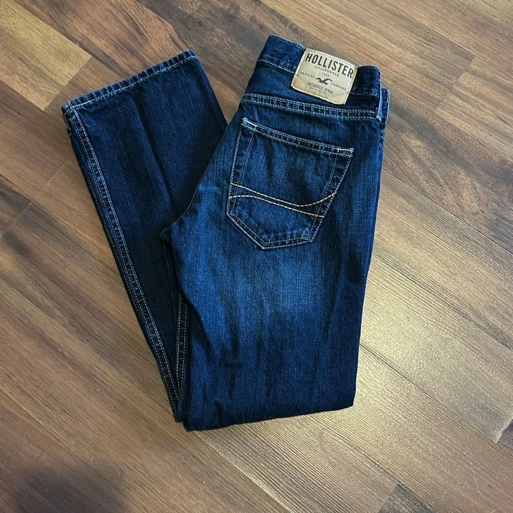 Hollister 26x28 Dark Wash Blue Jeans- Boot Cut
